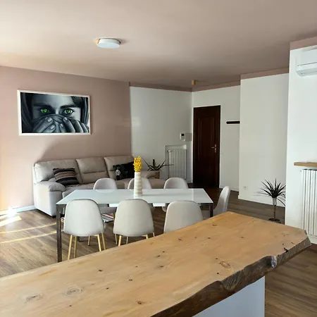 Apartament Casa Eliana Luna *